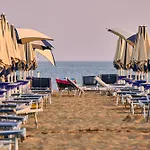 Lejlighed Comfy Seafront With Terrace
