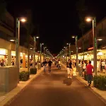 Comfy Seafront With Terrace Lejlighed