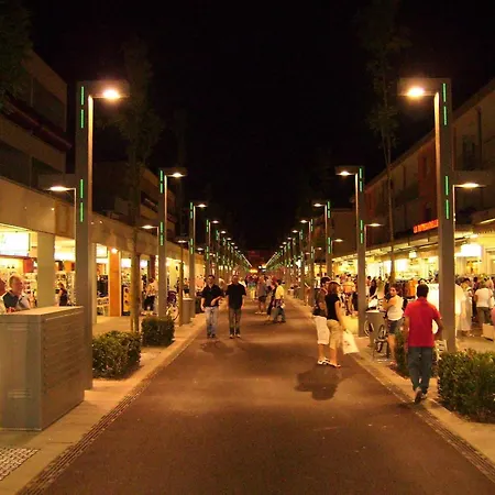 Comfy Seafront With Terrace アパート *
