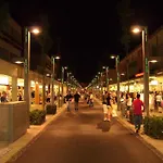 Comfy Seafront With Terrace Apartment *