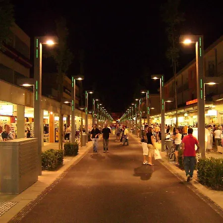 Comfy Seafront With Terrace Lejlighed