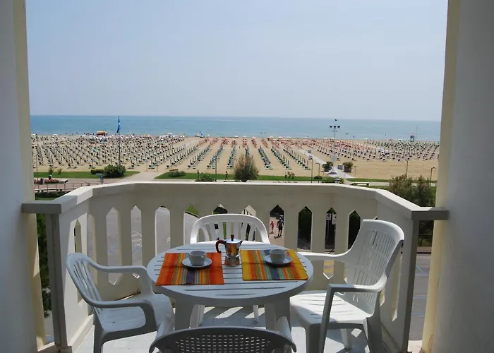 Comfy Seafront With Terrace Apartmán Bibione