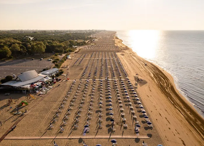 Comfy Seafront With Terrace Lejlighed Bibione